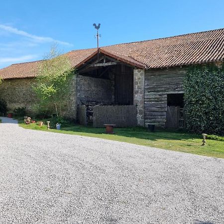 Chambres Et Gite Dans Un Lieu Calme Et Champetre Gourge Les Grippeaux Proche Parthenay Esterno foto