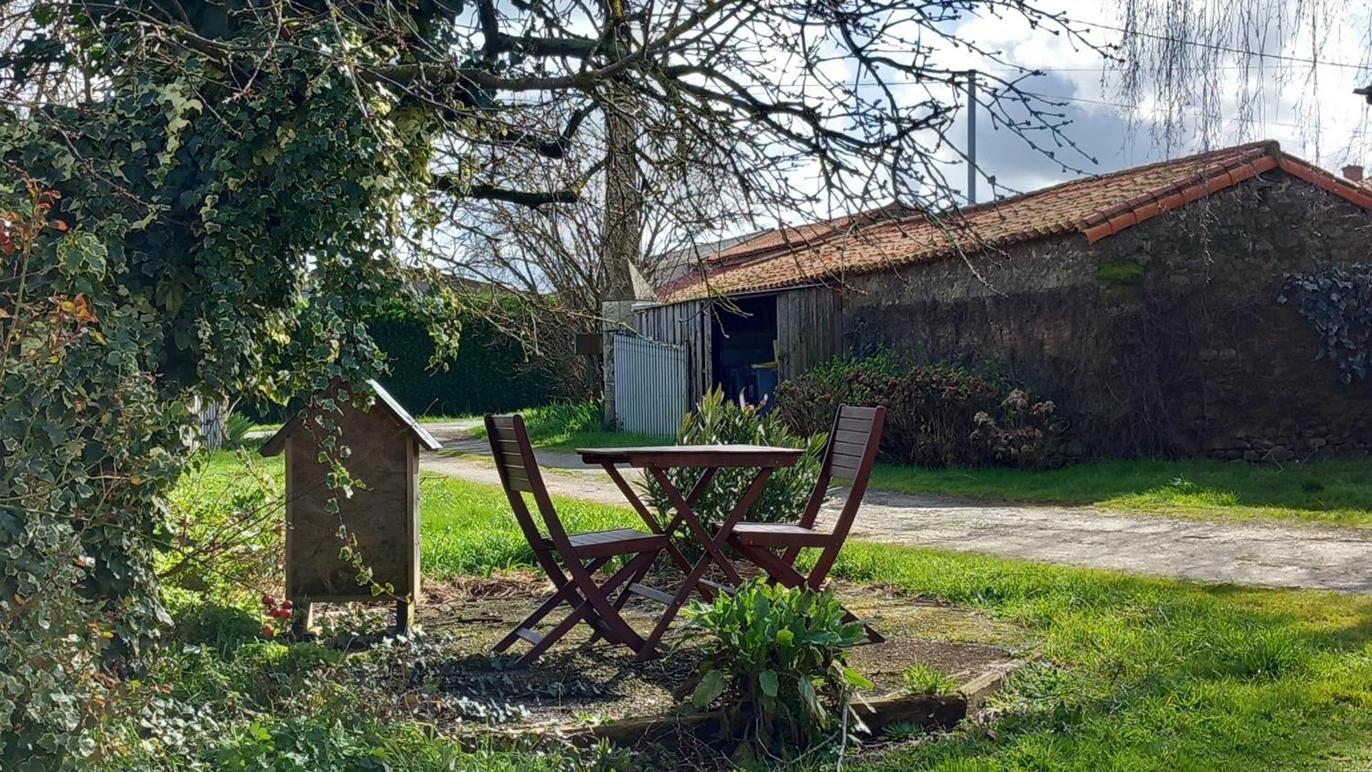 Chambres Et Gite Dans Un Lieu Calme Et Champetre Gourge Les Grippeaux Proche Parthenay Esterno foto