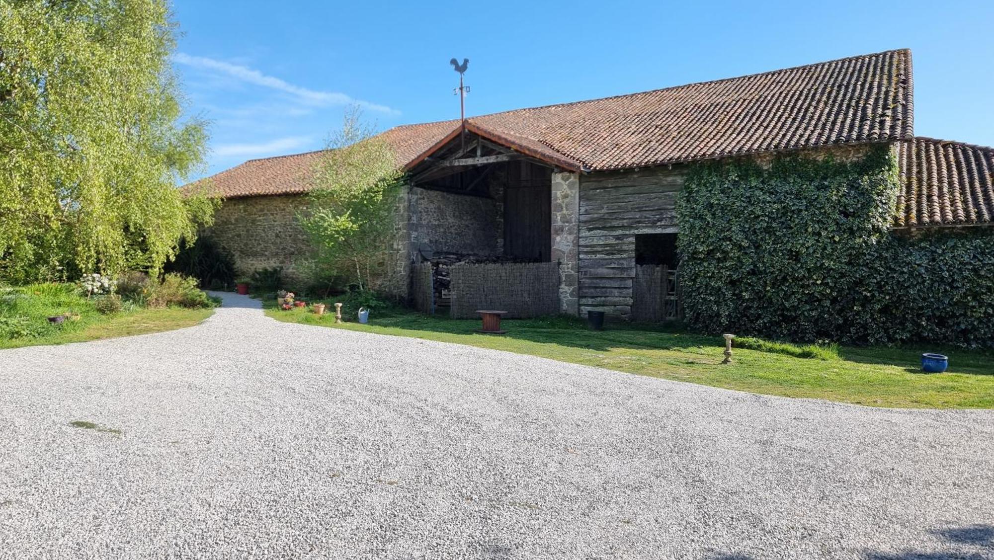 Chambres Et Gite Dans Un Lieu Calme Et Champetre Gourge Les Grippeaux Proche Parthenay Esterno foto